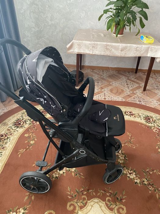 Продам коляску 10 тысяч тенге