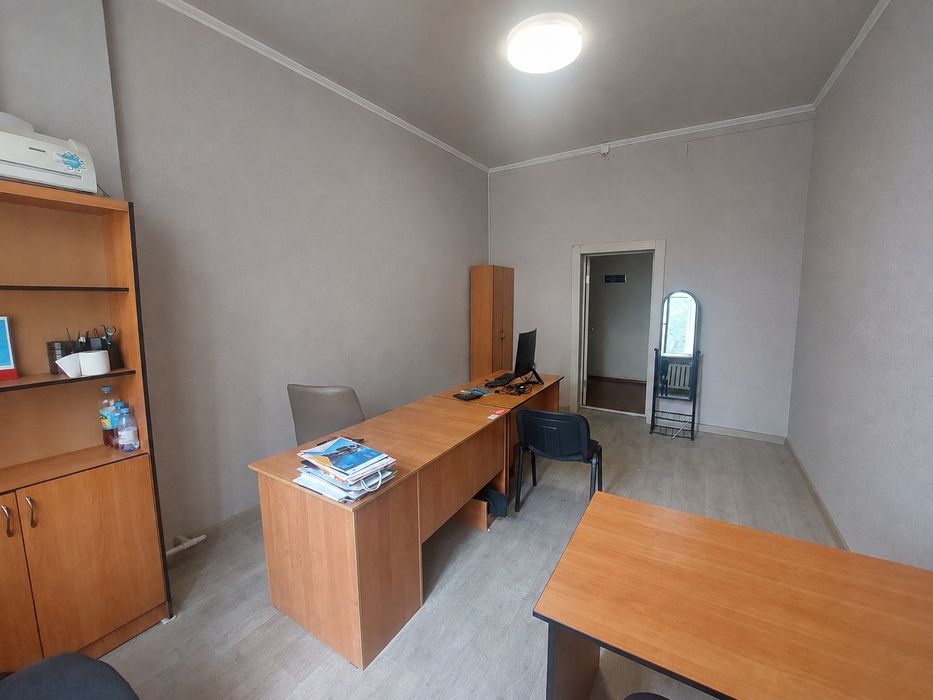 Продам офисную мебель б/у