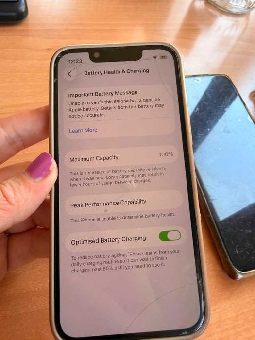 iPhone 13 mini (Green) – Напълно работещ (счупен гръб) / става и за части - 130€ (260 лв.)