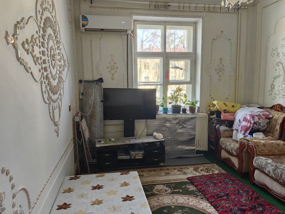 Продаётся 2-х комнатная квартира на Алишер Навои.