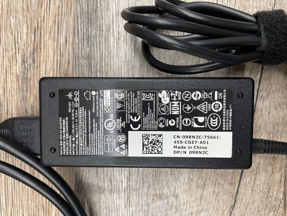 Лаптоп DELL Inspiron