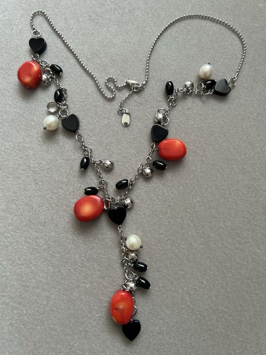 Сребърно колие с естествени камъни корали, перли и оникс