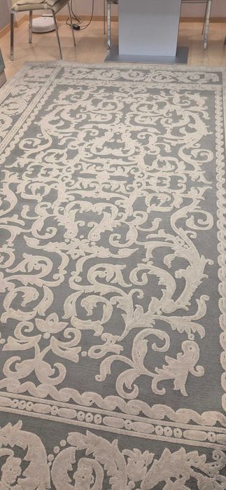 Ковер 2×3.5 м в хорошем состоянии