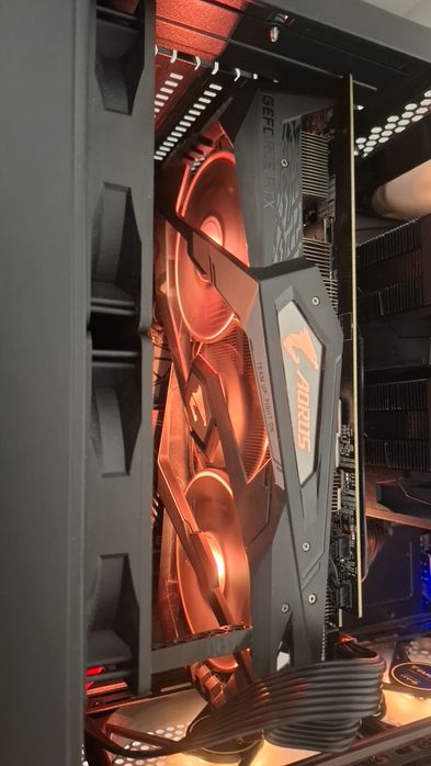 Vand placa video rtx 2070 aorus in stare impecebila