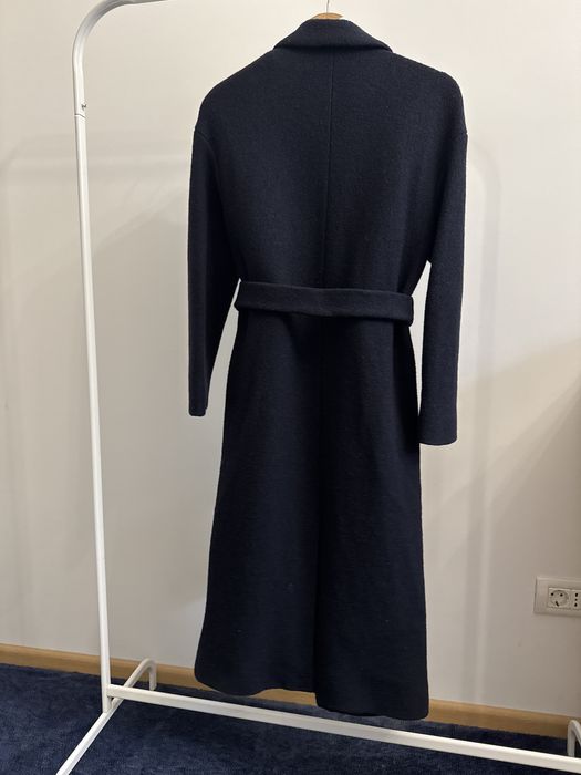 Palton bleumarin din lână (90% nou)