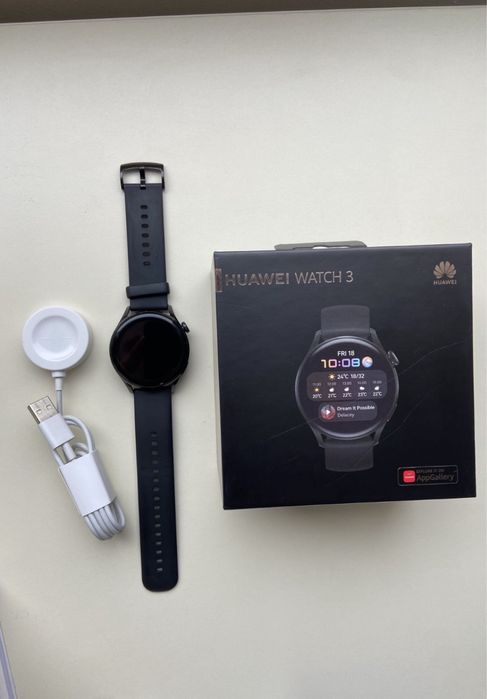 Смарт часовник Huawei Watch 3 22мм отлично състояние.