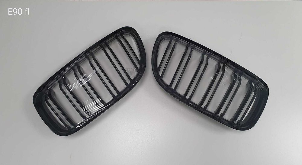 Nari duble , grila grile capota negru lucios pentru Bmw E90 facelift