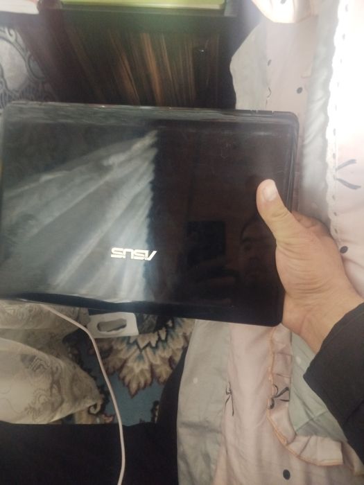 Noutbuk ASUS arzon narxda bervoraman 300 mingan