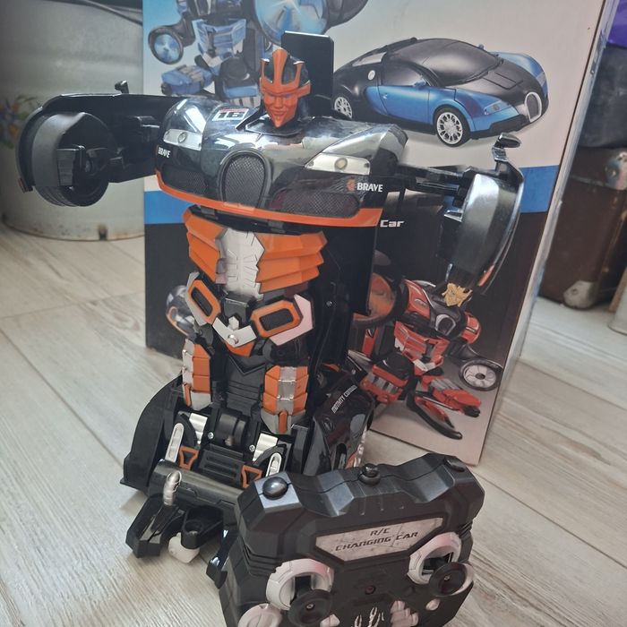 Машинка-трансформер на радиоуправлении