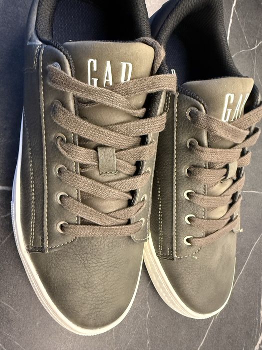 Продавам кецове GAP/ 41 номер