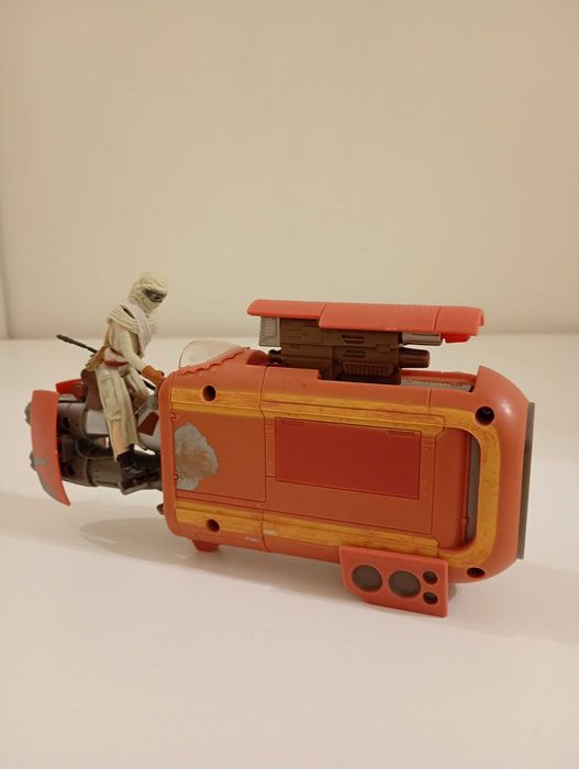 Vând- The Force Awakens Ray’s Speeder Jakku Action Figure & Vehicle