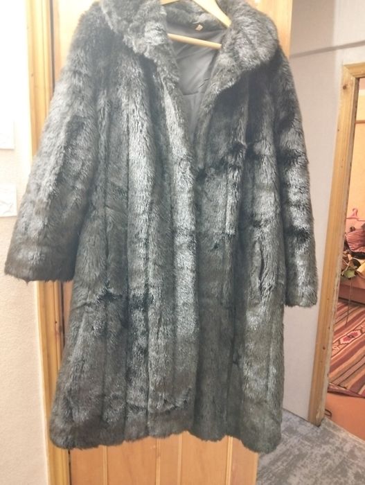 Продам пальто шубу тренч