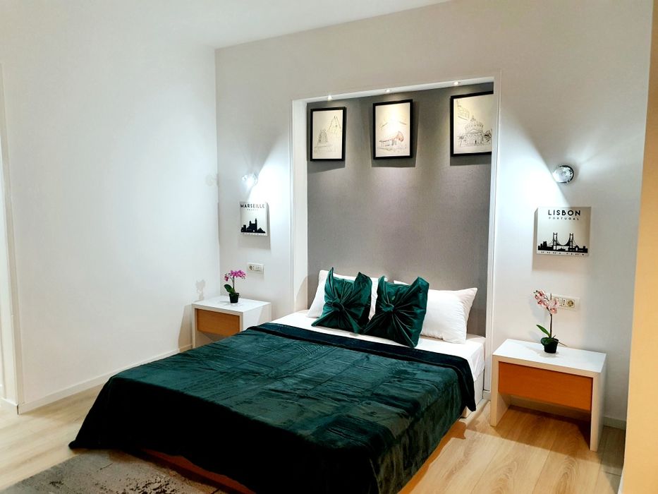 Regim hotelier, Universitate, Romana