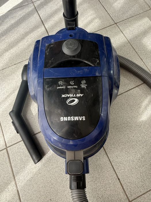 Продам б/у рабочий пылесос