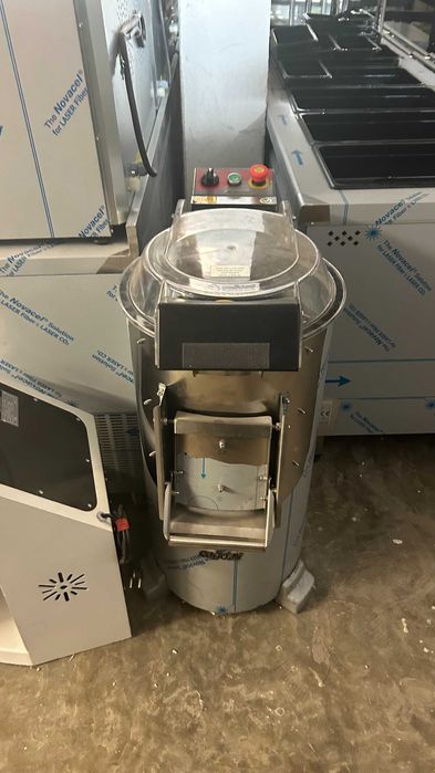 Машина за белене на картофи.