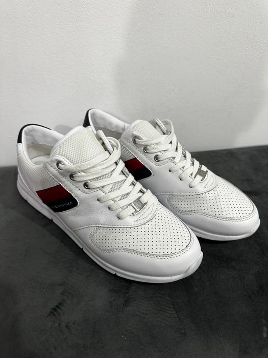 Sneakers Tommy piele
