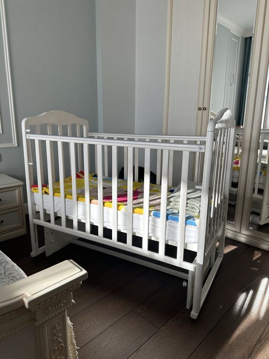 Кровать детская белая