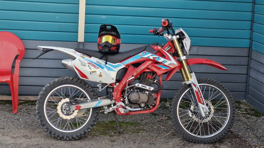 Продам мотоцикл KTL  250