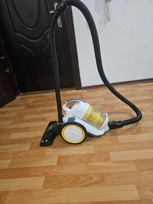 Пылесос кархер в отличном состоянии