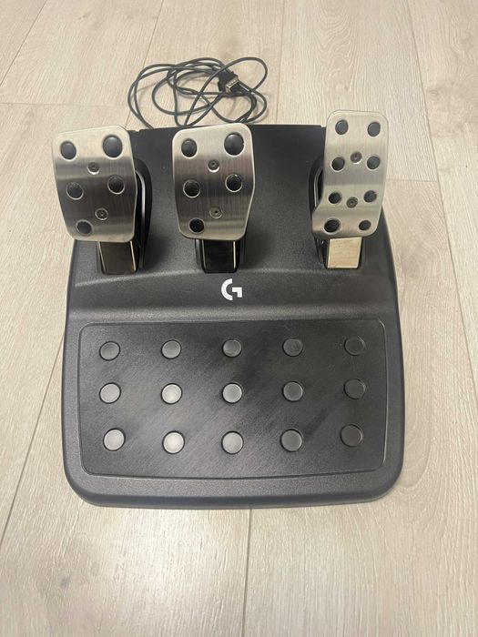 Volan Logitech G923 Trueforce pentru PS5, PS4 and PC