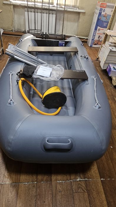 Надувнвя лодка " Адмирал"