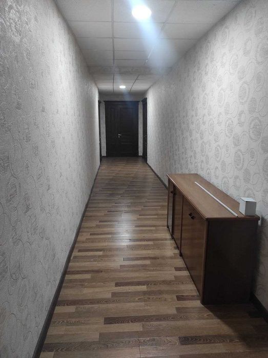 Metro Xalqlar Do'stligi yaqinida ofis 3 xona xol can uzel resepshn