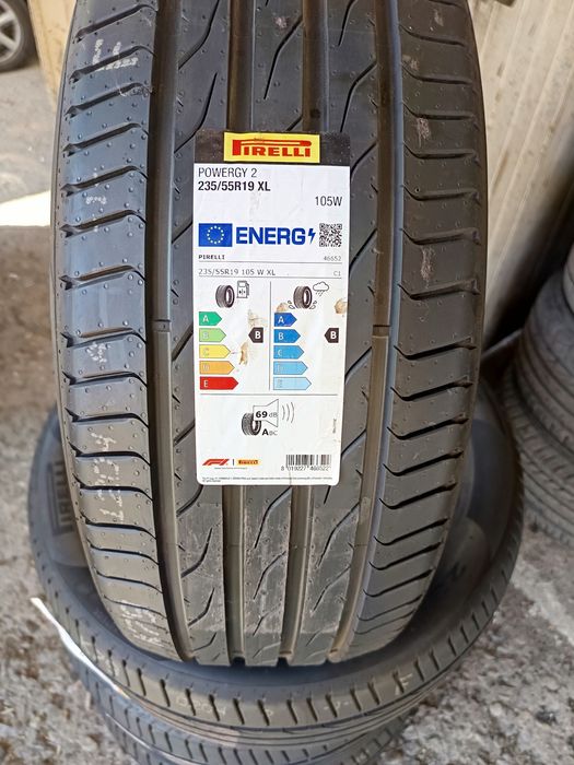 Нови летни гуми 235/55/19цола 'PIRELLi,'