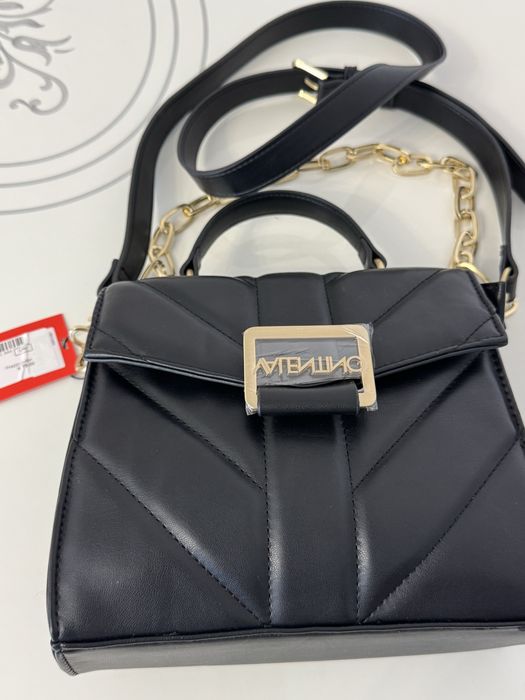 Сумка от бренда “Valentino”