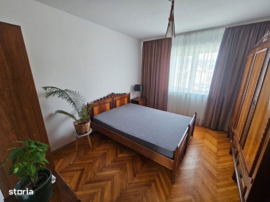 Apartament cu 3 camere de închiriat în Curtea de Argeș.