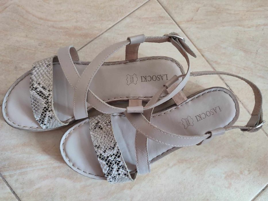 Lasocki кожени сандали