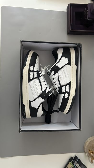 Amiri Skeleton low black & white