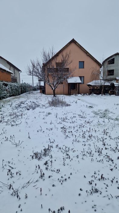 Vand casa in stare foarte buna