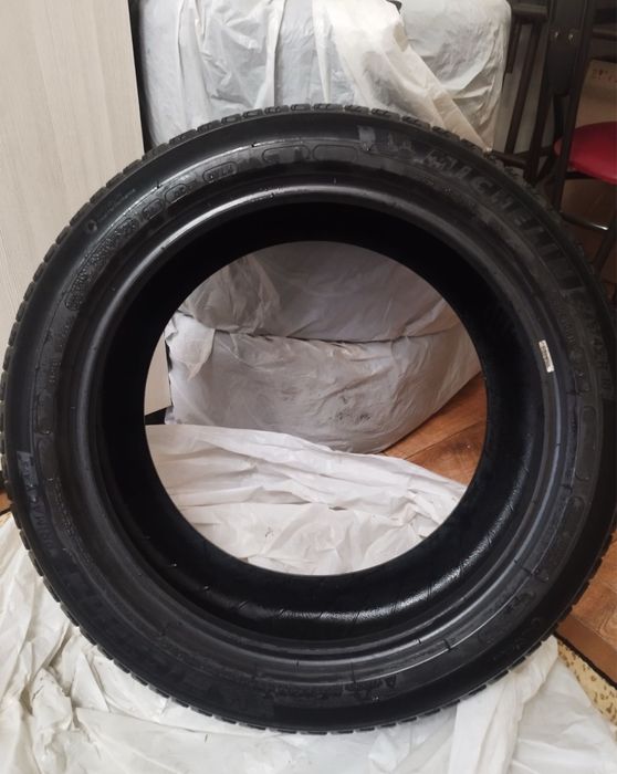Шины Michelin 245/45 г18.