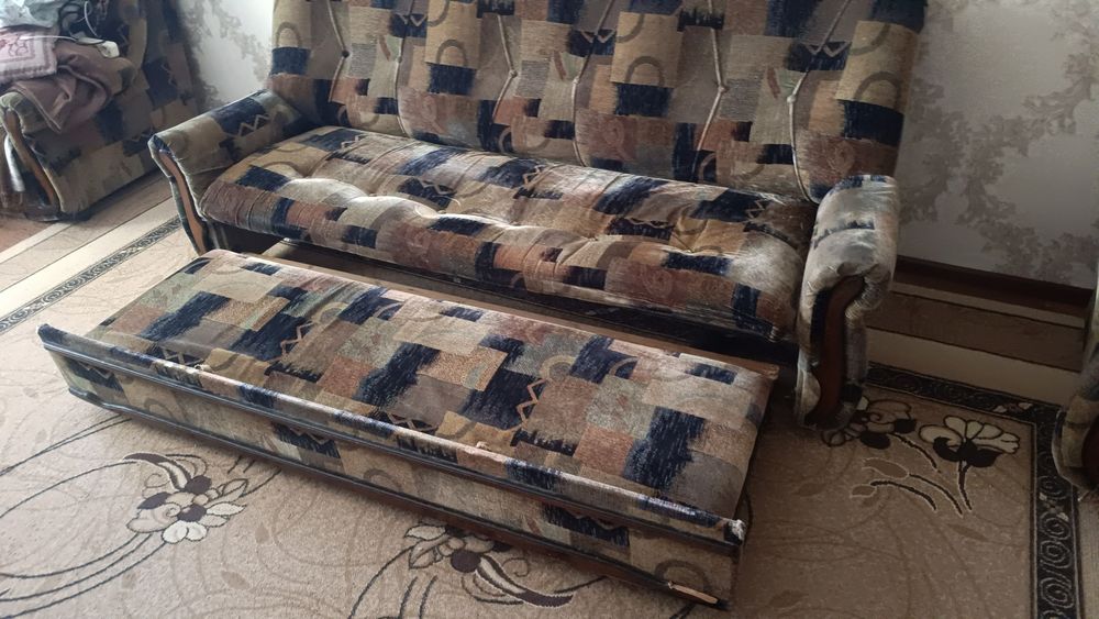 Продам диван б/у самовывоз
