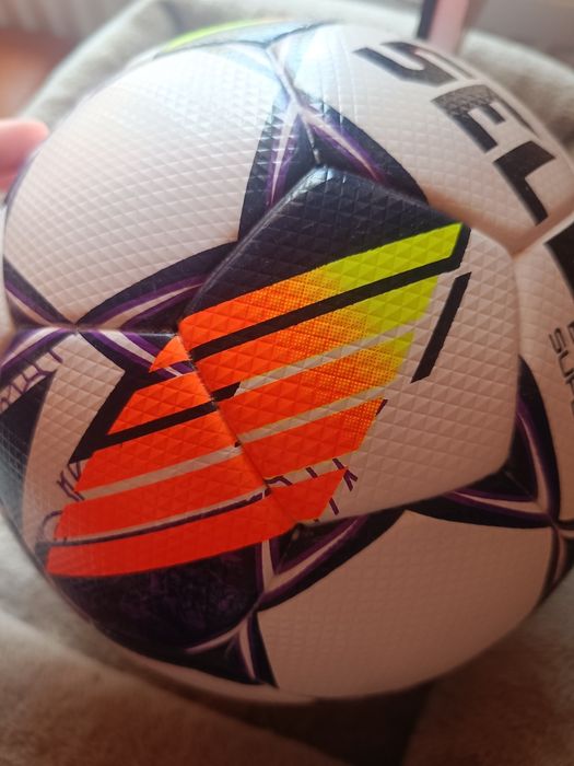 Mingie de fotbal Select ,originală .