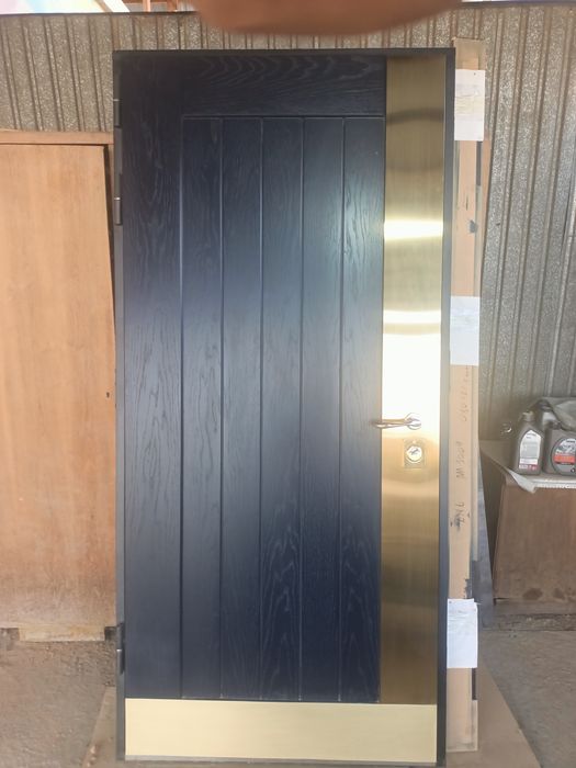 Стальной входной дверь