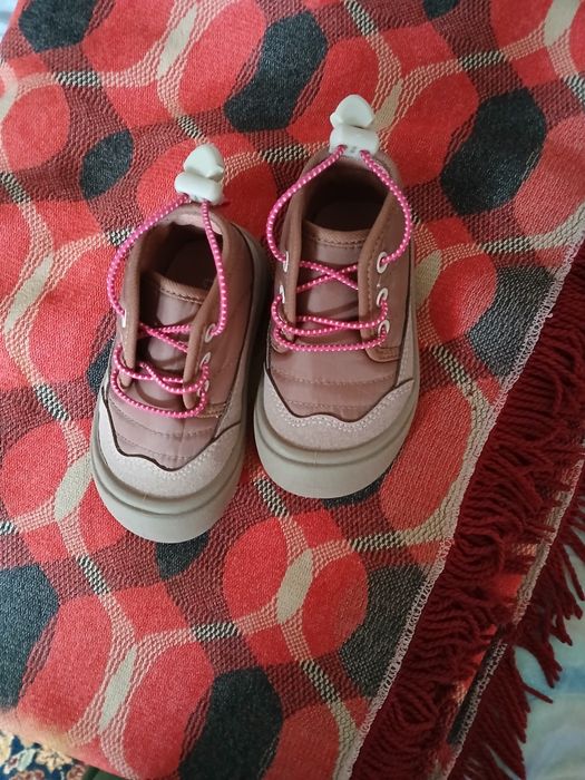 Ghetute copii marime 23