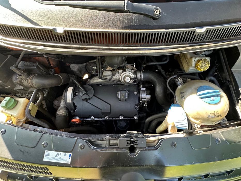 VW Transporter T5 1.9 TDI 2004  varianta lungă