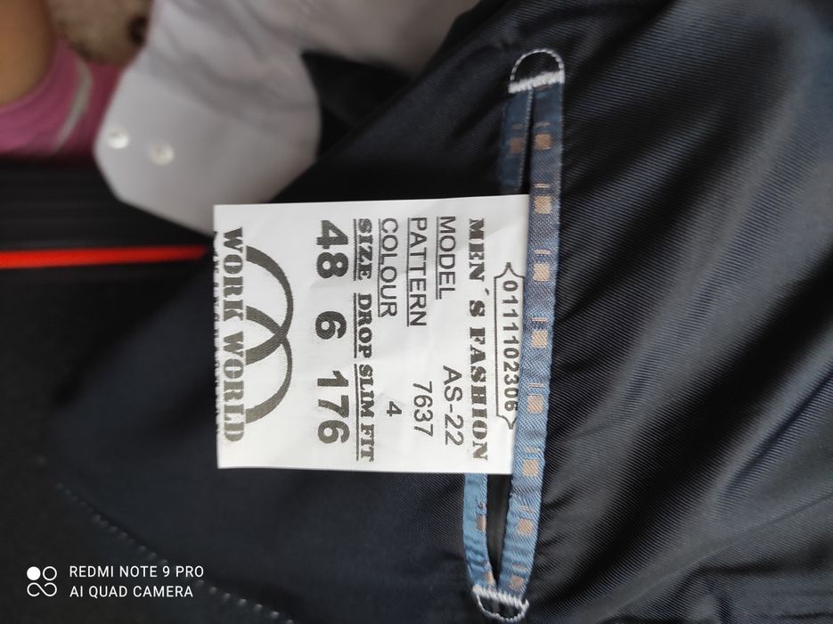 Продам костюм тройку