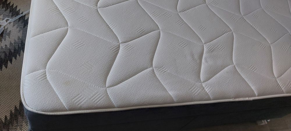 Un.pat Boxspring 160x200 cu somiera in stare f buna