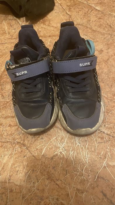 Обувь детская отдам даром