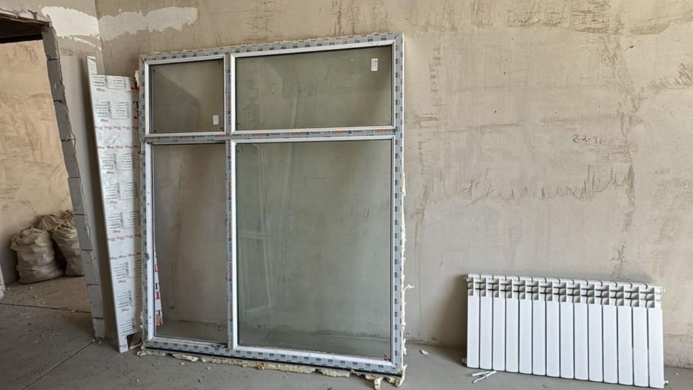 Пластиковые окно с дверью на балкон