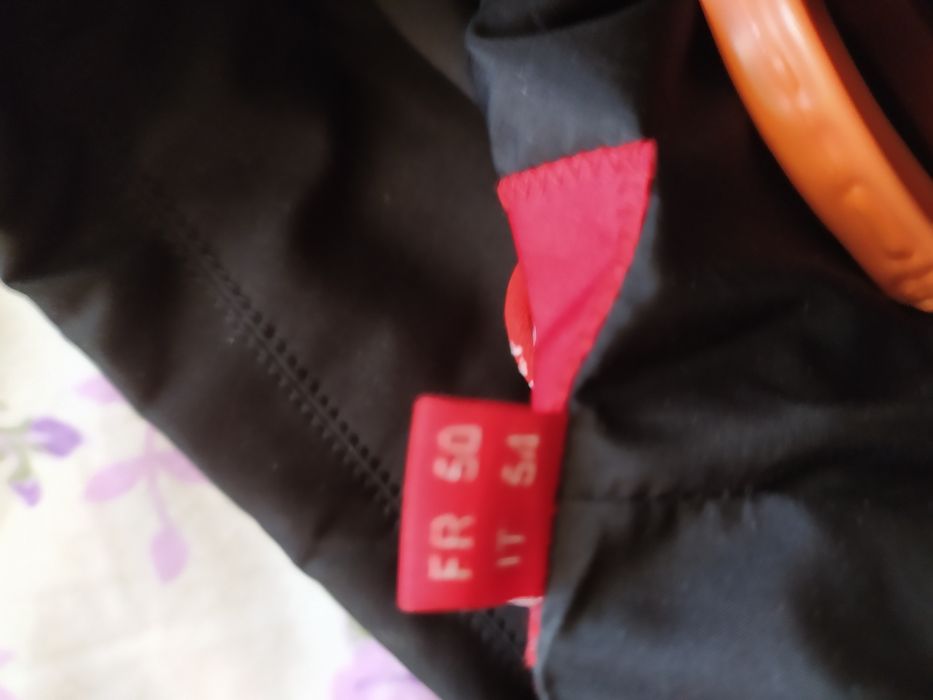 Продам плащ. Черного цвета