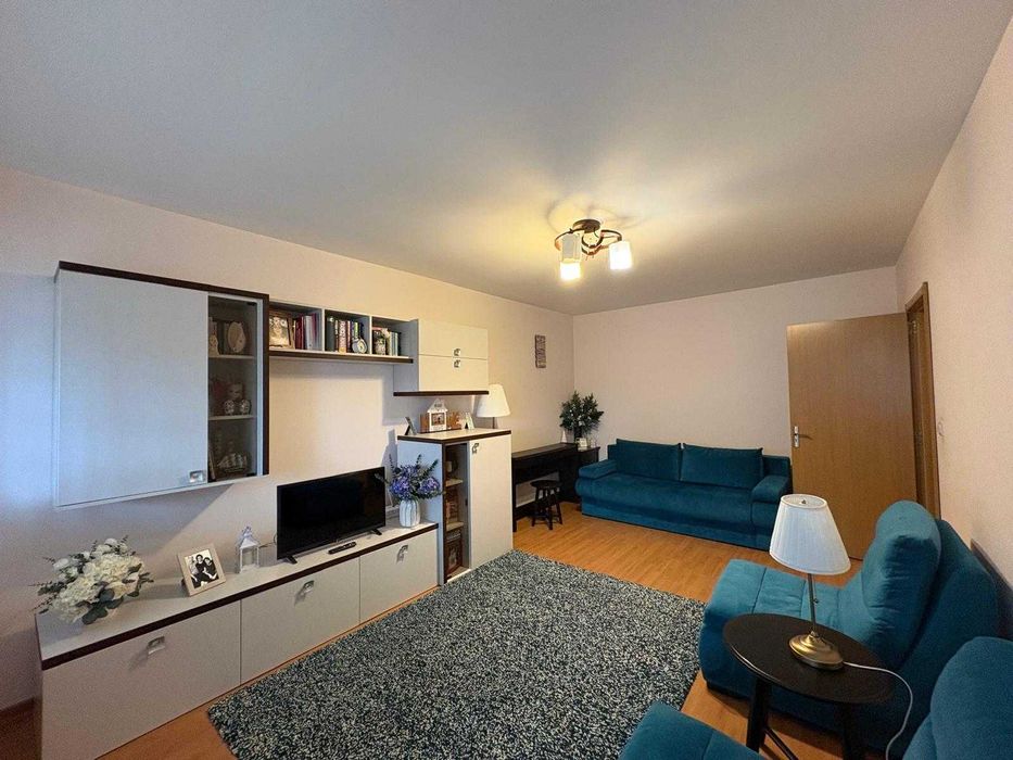 Apartament 3 camere spatios si mobilat cu parcare inclusa