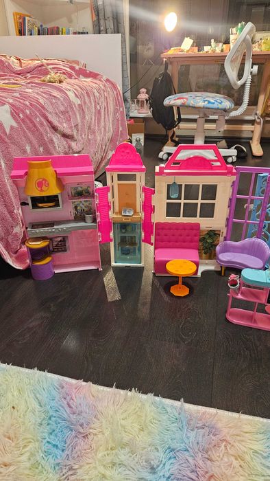 2 комплекта Barbie + 2 кукли