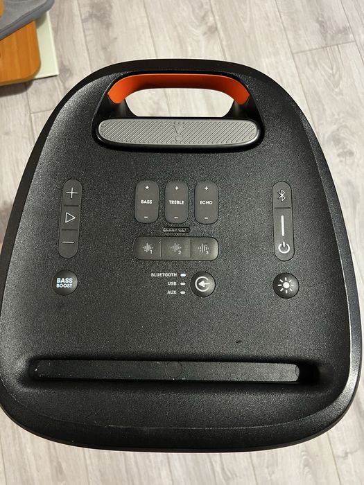 jbl partybox 310 със микрофон jbl много добро състояние