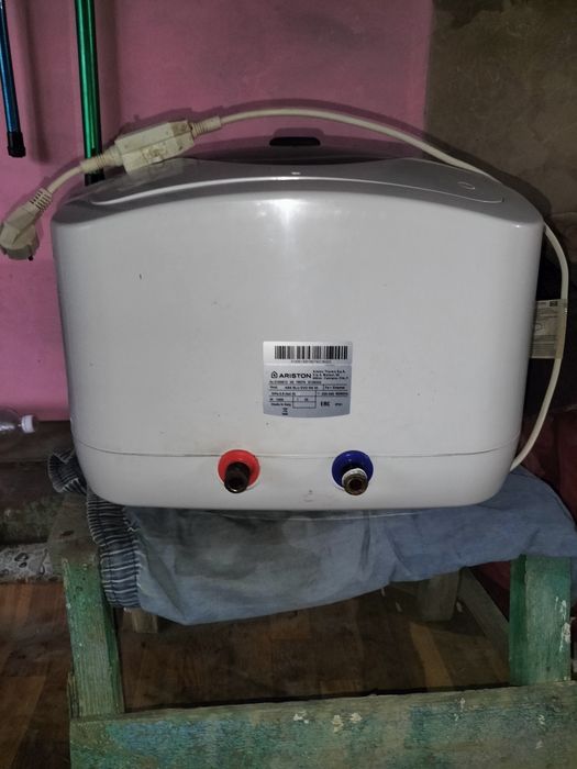 Продам водонагреватель на запчасти