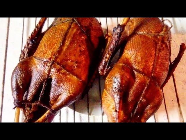 Гусь горячего копчения