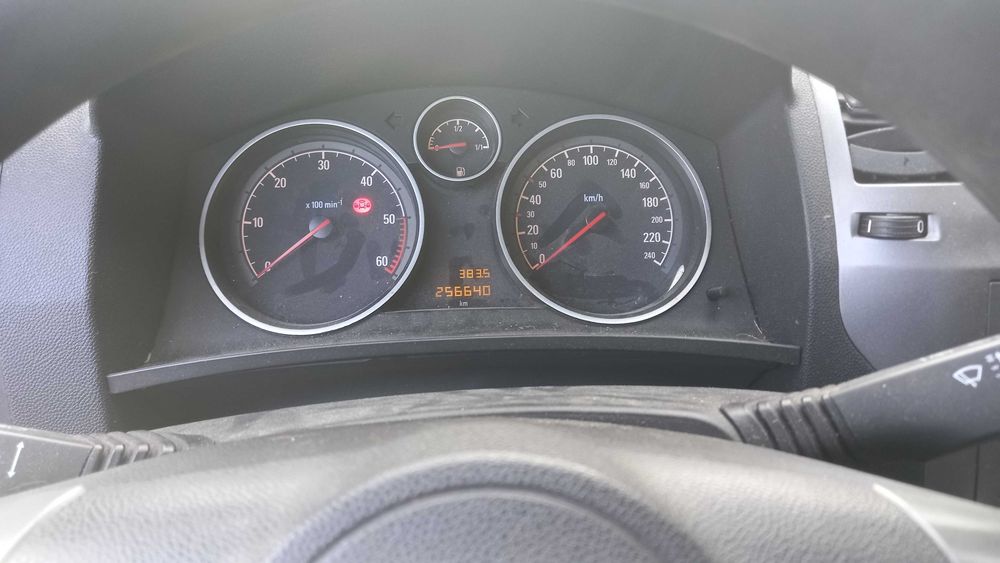 Опел Зафира Б 1.9 НА ЧАСТИ