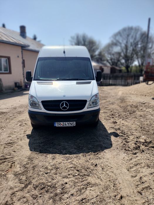 Vând Mercedes  - Benz Sprinter 209